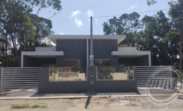 Residência com piscina à venda em Balneário Saint Etienne, Matinhos
