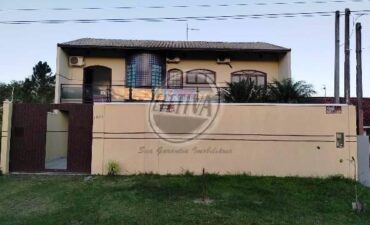 Residência de Alto Padrão com Piscina à Venda em Matinhos – PR