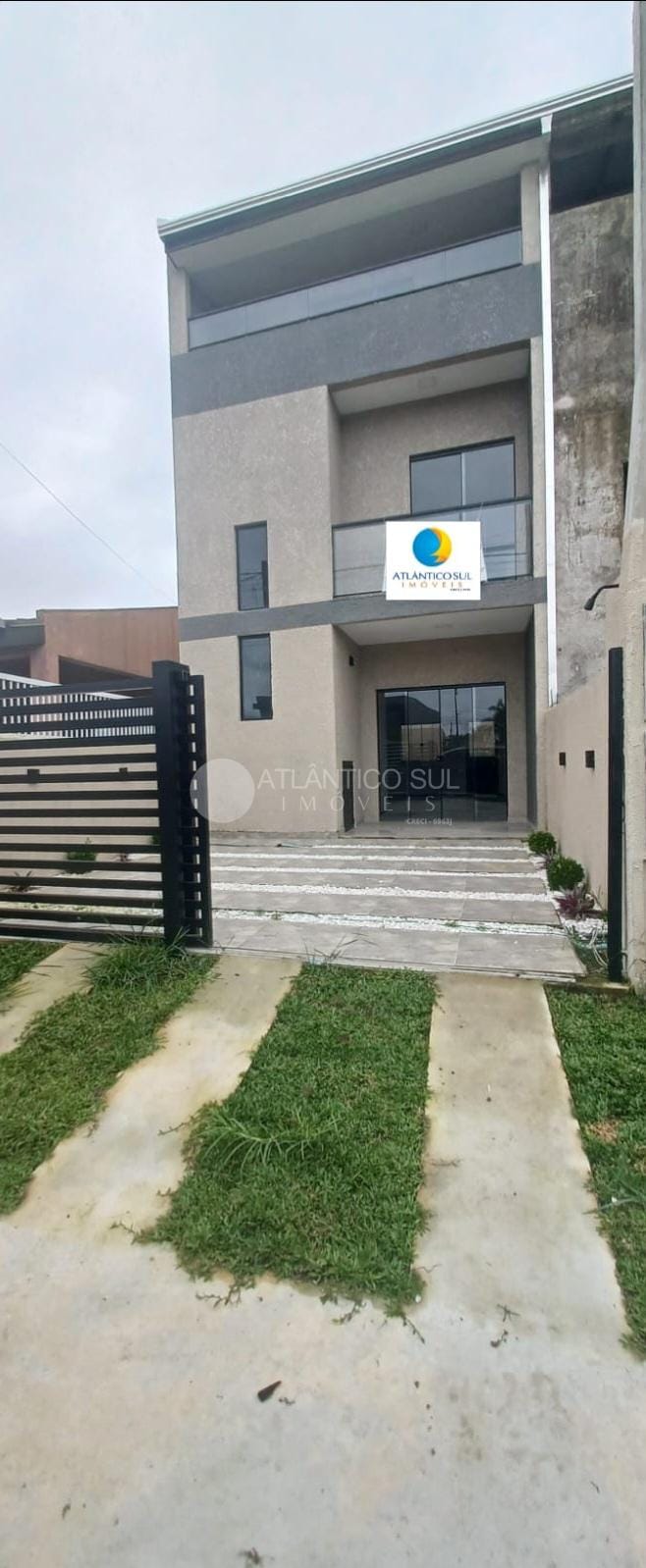 Lindo triplex localizado no balneário Maiami, próximo a comércios. - Portal Venda Imóvel Brasil