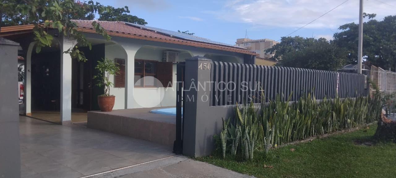Casa à venda em Praia de Leste, Pontal do Paraná com piscina - Portal Venda Imóvel Brasil